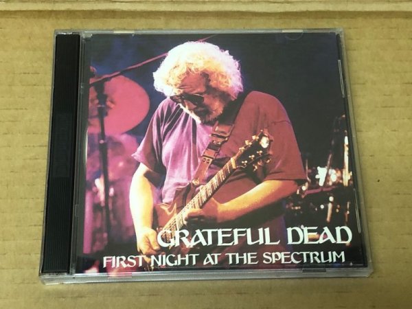 Photo1: GRATEFUL DEAD -  FIRST NIGHT AT THE SPECTRUM-3/17/95 2 CD SET. DEADMAN LABEL.  (1)