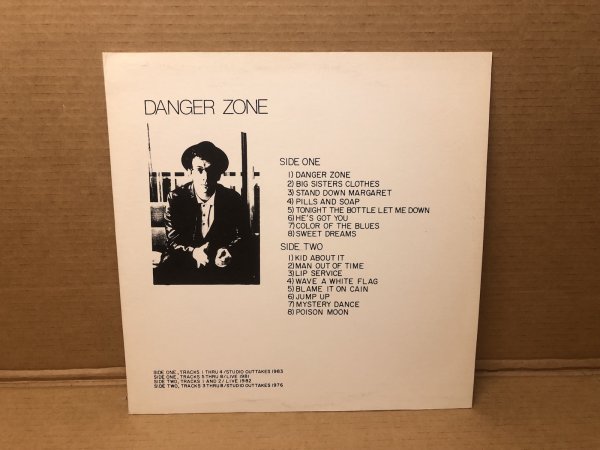 Photo4: Elvis Costello - Danger Zone LP (4)