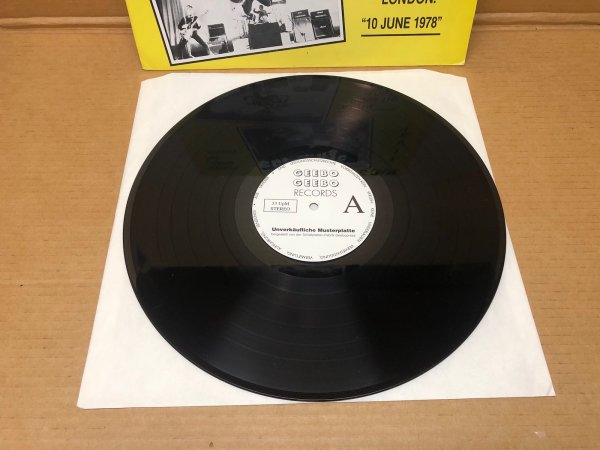 Photo2: THE JAM - SOUNDS FROM THE STREET - LP (2)