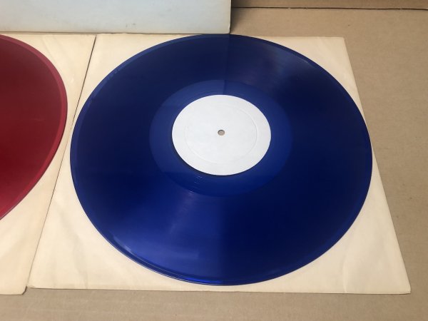 Photo5: Jimi Hendrix - Alive 2LP TMOQ Red & Blue Vinyls. TMQ 72003 (5)