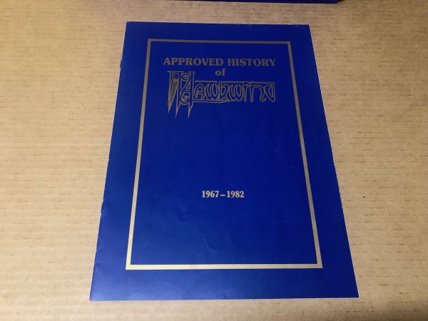 Photo7: Hawkwind - Approved History Of Hawkwind 1967-1982 - 3LP Picture Disc Anthology Orig 1986 release (7)