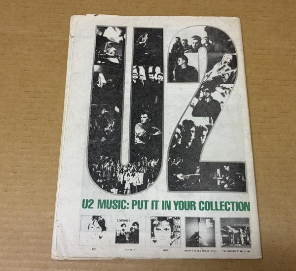 Photo2: U2 Collector’s Guide  (2)